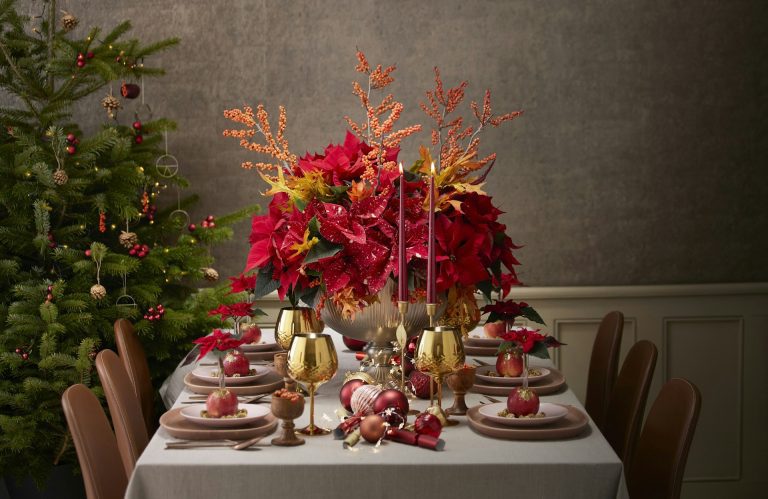 Creative DIY Christmas Centerpieces for Your Dining Table